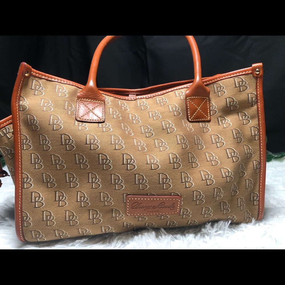 Dooney & Bourke bag